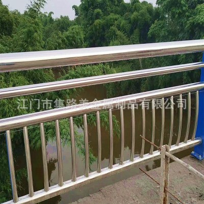 厂家销售 河道桥梁栏杆不锈钢护栏 防撞围栏立柱河道栅栏规格齐全