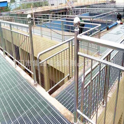 厂家销售 河道桥梁栏杆不锈钢护栏 防撞围栏立柱河道栅栏规格齐全图2