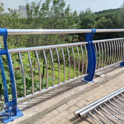 不锈钢桥梁灯光护栏 河道景观护栏 铝合金护栏 复合管灯光护栏图3