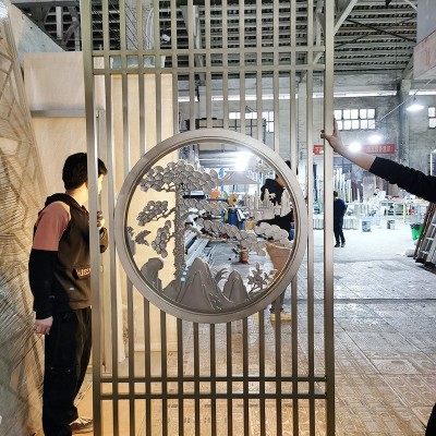 新现代不锈钢屏风酒店客厅迎客松装饰金属镂空玄关隔断厂家定 制图3