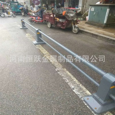 护栏厂销售市区公路不锈钢道路护栏 马路中间交通安全防撞栏图3