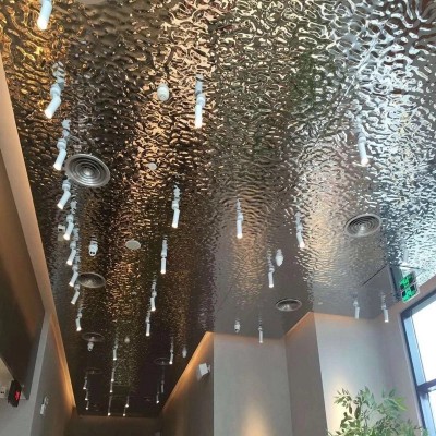 304不锈钢水波纹板镜面压花天花KTV吊顶服装店背景墙装饰8K金属板