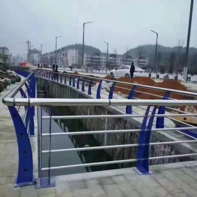 不锈钢护栏 桥梁 防撞栏杆 河道围栏 公路两侧栅栏 工厂批发图3