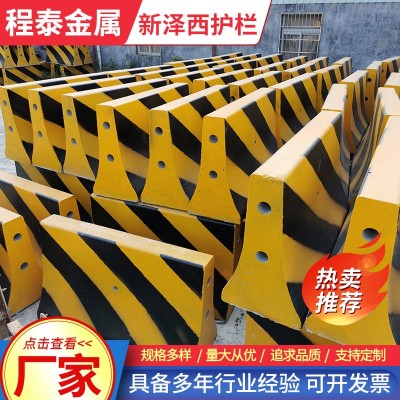 南京厂家水泥隔离墩混凝土防撞墩高速公路施工防护路障新泽西护栏