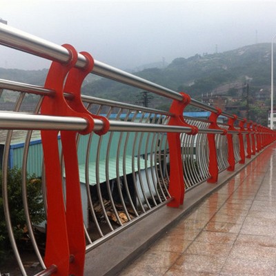 桥梁护栏不锈钢复合管景观护栏河边河堤防护栏公园河道护栏厂家图2