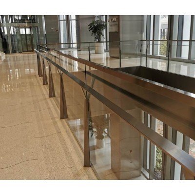 不锈钢玻璃栏杆图2